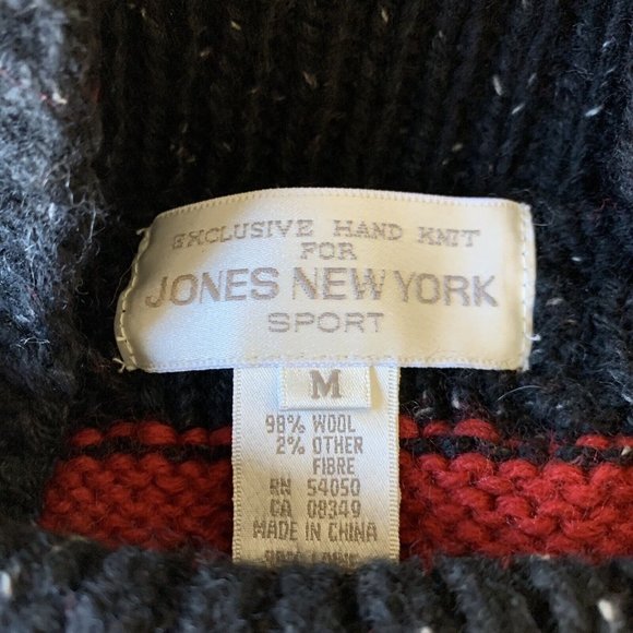 Jones New York Women’s chunky Wool hand knit sweater  holiday Size medium - Picture 2 of 5